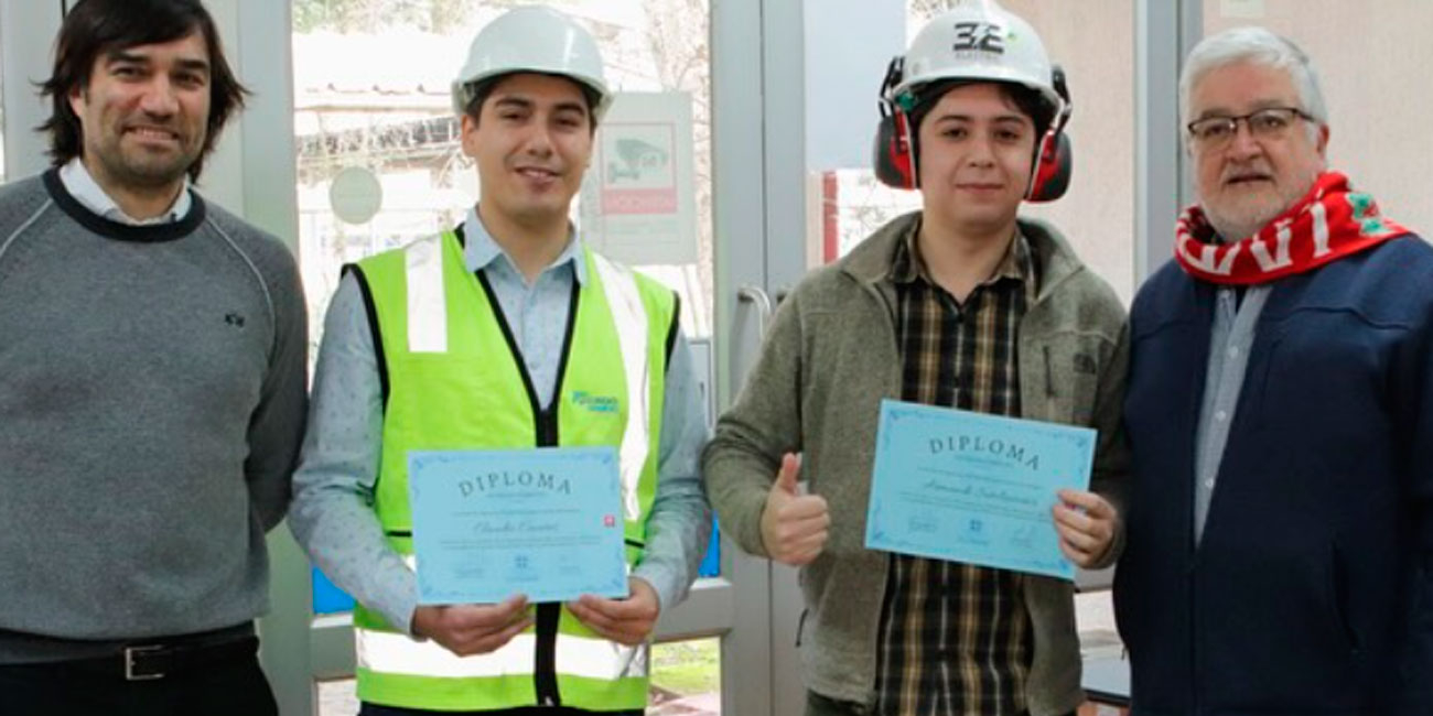 Estudiantes de Ingeniería Civil Eléctrica cierran asignaturas con actividades abiertas a la comunidad.