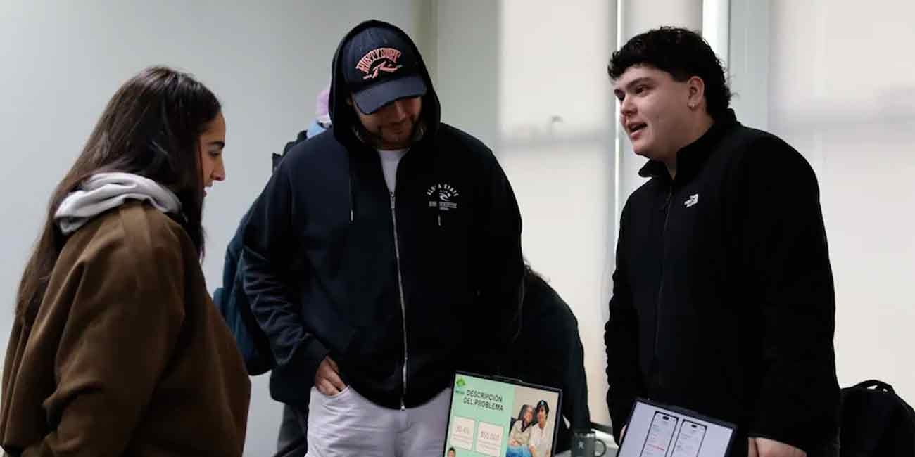 Estudiantes de FICA UFRO presentaron innovadoras empresas tecnológicas en cierre de la asignatura hito ING300